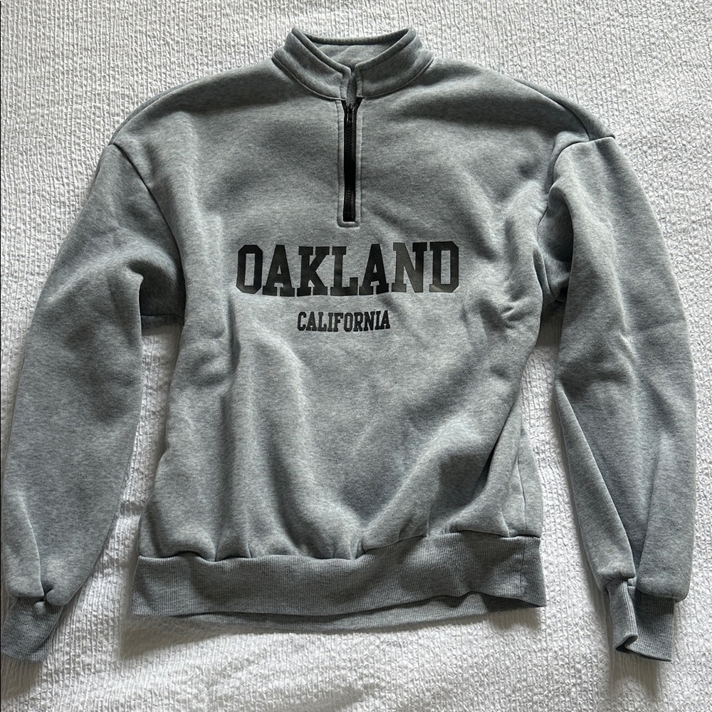 Oakland California Gray Half-zip